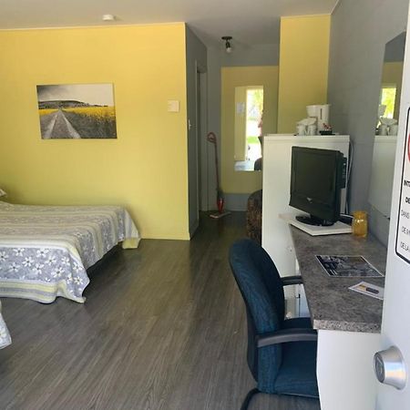 Motel Valois Yl Inc Acton Vale Exterior foto