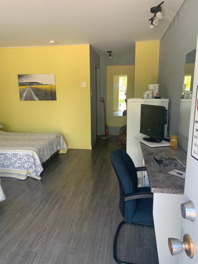 Motel Valois Yl Inc Acton Vale Exterior foto